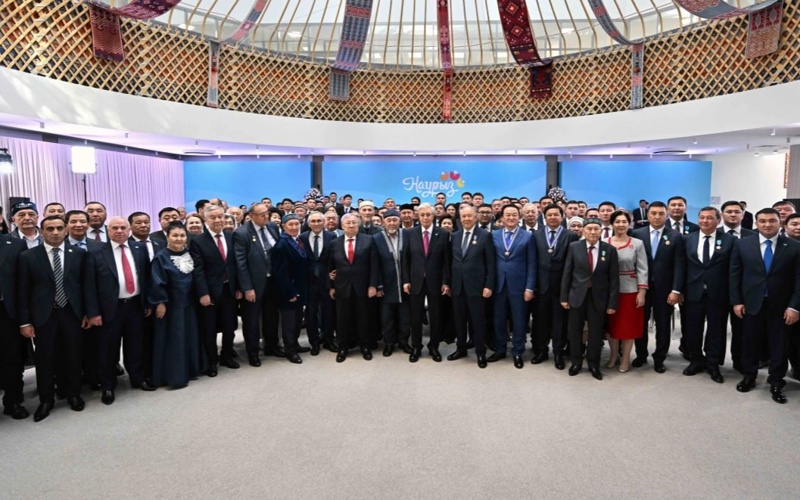 Президент ел дамуына үлес қосқан азаматтарға мемлекеттік наградалар табыстады Президент ел дамуына үлес қосқан азаматтарға мемлекеттік наградалар табыстады