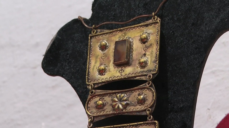 ювелирные изделия м