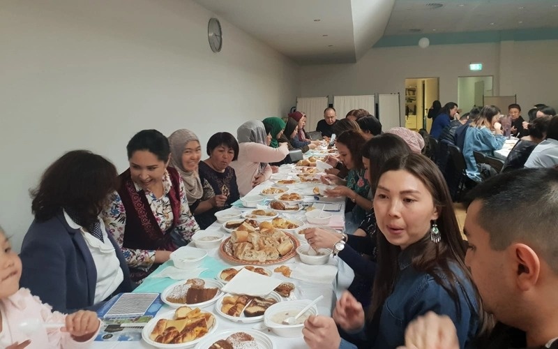 Как казахи в Германии отмечают праздник Наурыз Как казахи в Германии отмечают праздник Наурыз