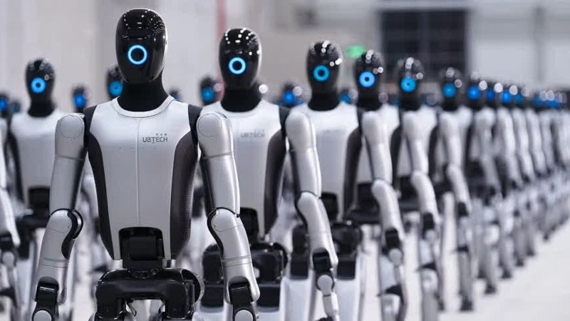 Qytaılyq kompanııa GAE modelindegi adam tárizdi robotty tanystyrdy