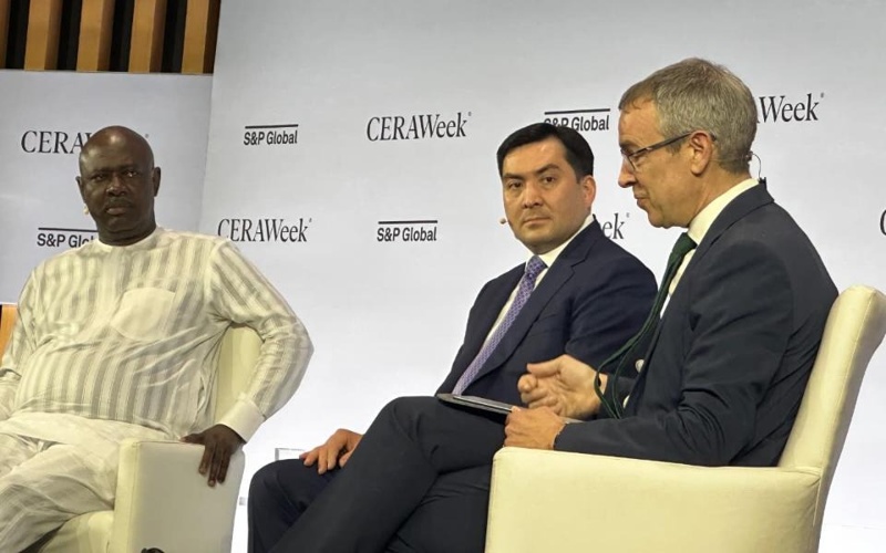 Казахстан планирует удвоить мощности переработки нефти