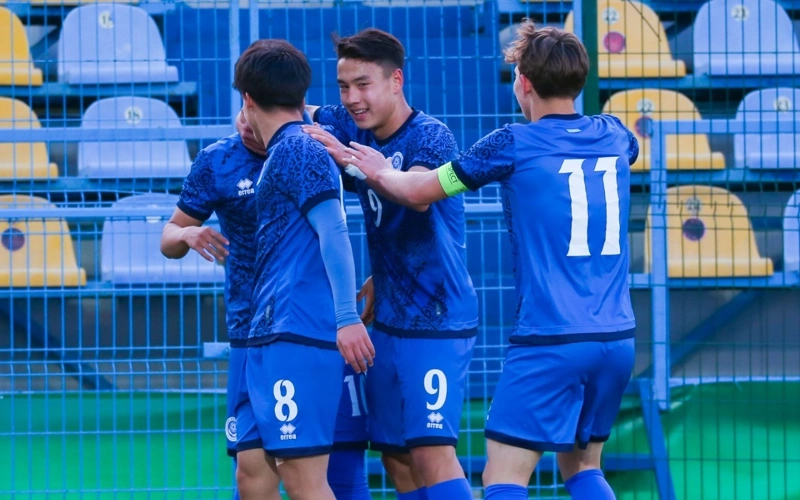 Fýtboldan Qazaqstan U-19 quramasy Eýropa chempıonaty elıtalyq kezeńin sátti bastady 
