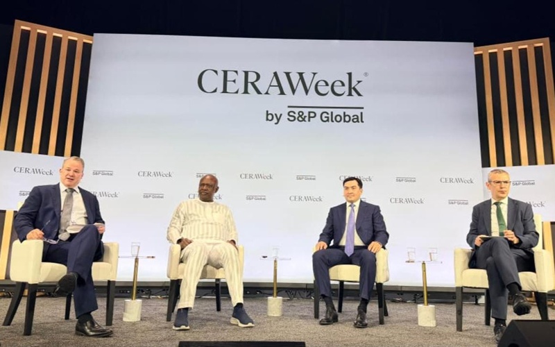 Казахстан планирует удвоить мощности переработки нефти