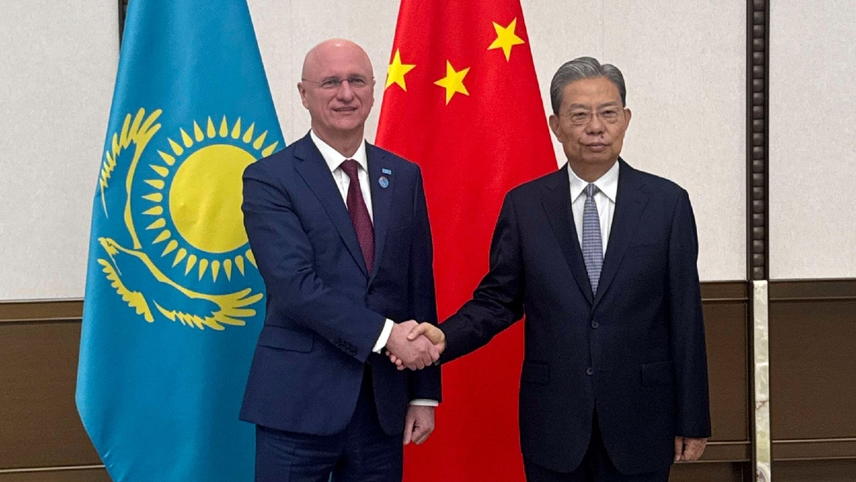 Sklyar discusses Kazakhstan-China cooperation with NPC Standing Committee Chairman Zhao Leji