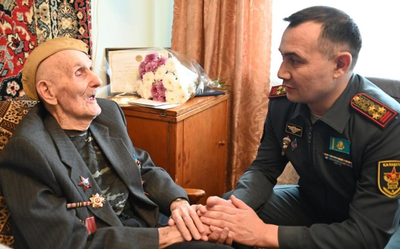 Ветерана Великой Отечественной войны поздравили со&nbsp;100-летием в&nbsp;Караганде