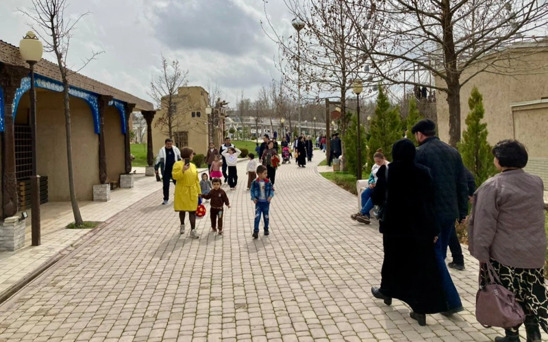 Eki aıda 380 myńnan astam qazaqstandyq Ózbekstanǵa saıahattap barǵan