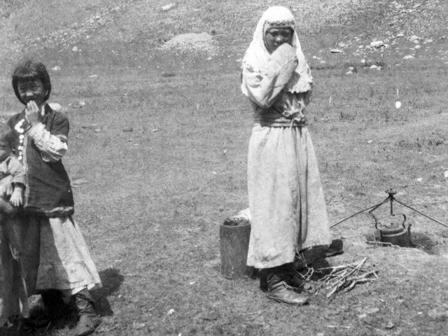 Редкие фотографии 1927 года показывают жизнь казахской степи