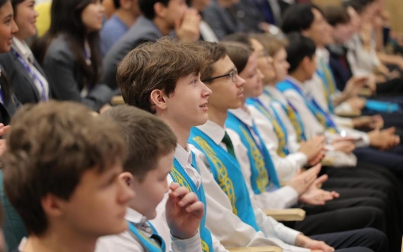 оқушылар Астанада республикалық олимпиада жеңімпаздары марапатталды