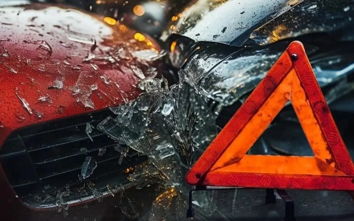 Өскеменде жол апатынан екі адам көз жұмды