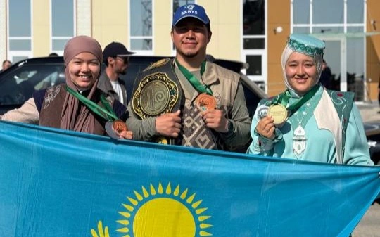 Astanalyq mergender Azııa chempıonatynda birneshe medal jeńip aldy