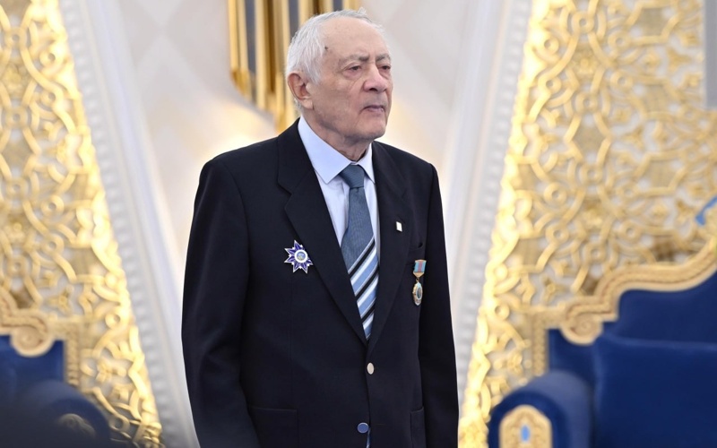  награждение легендарного альпиниста Ерванда Ильинского 
