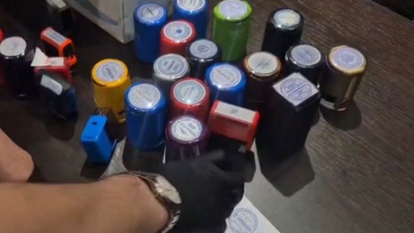 400 компания заңсыз лицензия алған: Алматыдағы схема әшкере болды