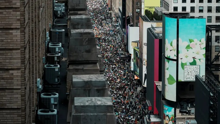 АҚШ пен Еуропа елдерінде Трамптың саясатына қарсы наразылық акциялары өтті
