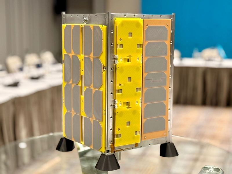 突厥国家联合研发CubeSat卫星模型亮相 哈方主导计划2027年发射 突厥国家联合研发CubeSat卫星模型亮相 哈方主导计划2027年发射