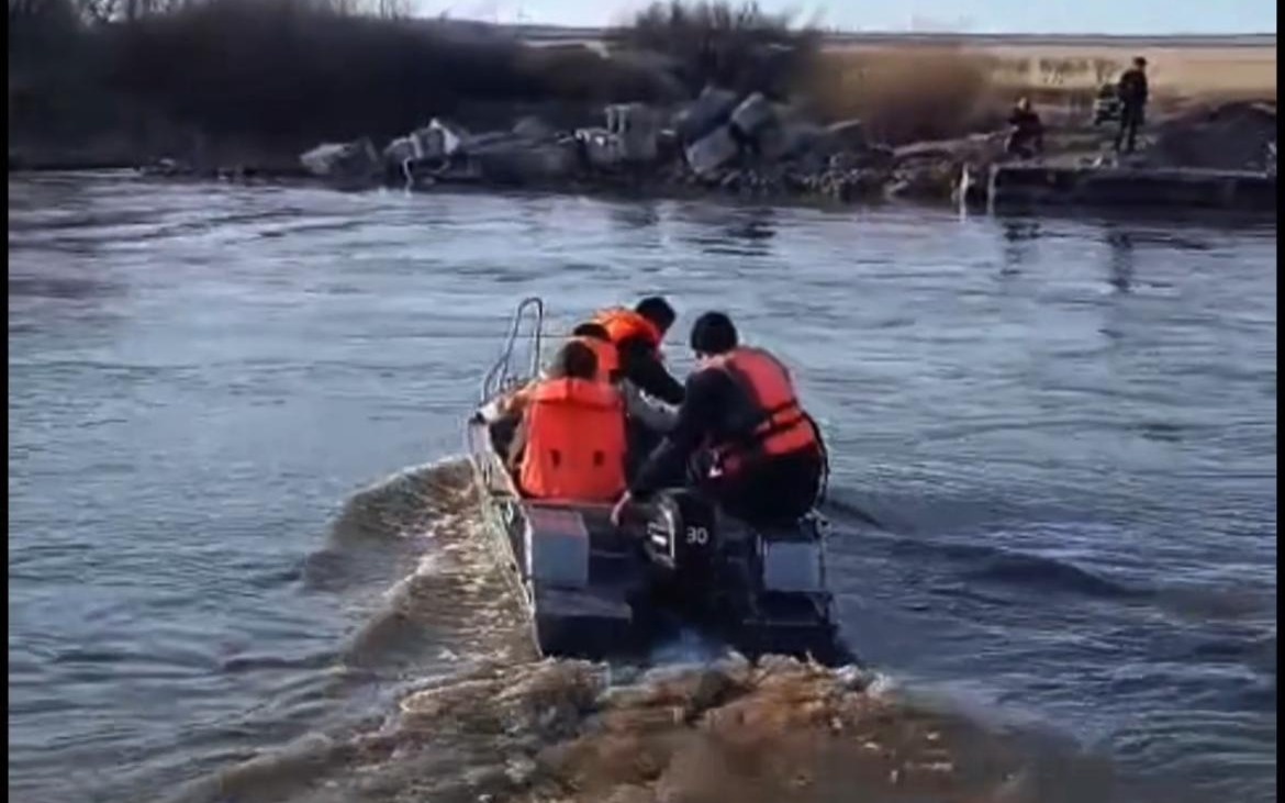 Құтқарушылар Ақмола облысындағы ауыл тұрғындары үшін өткел ұйымдастырды