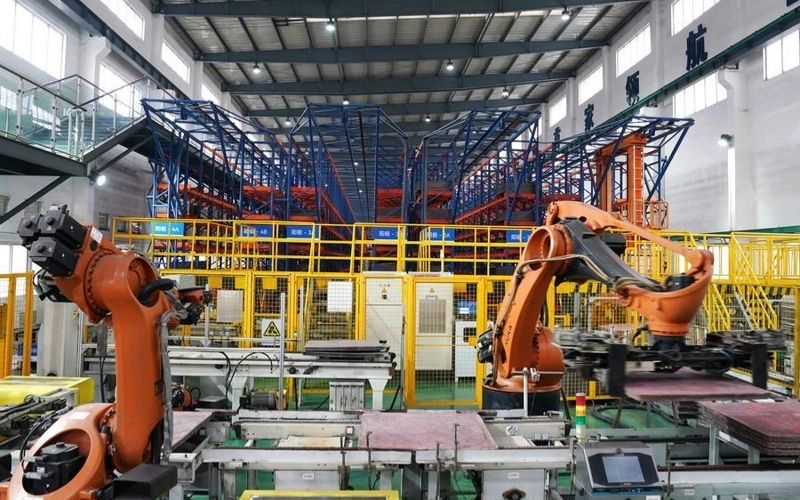 Chinese PMI returns to expansion in March as economy picks up