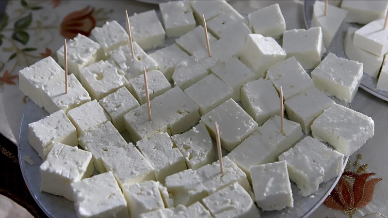 Sheshek indeti saldarynan Grekııada feta óndirisi qysqardy