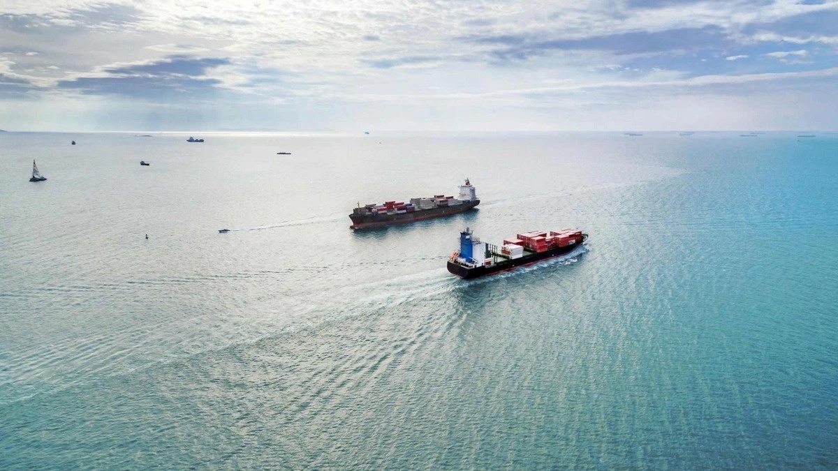 Тегеран Ормуз бұғазы арқылы өтетін кемелерге баж салығы мен шектеулер енгізді