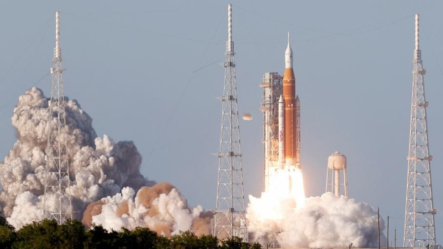 NASA Orion ғарыш кемесін Айға ұшырды