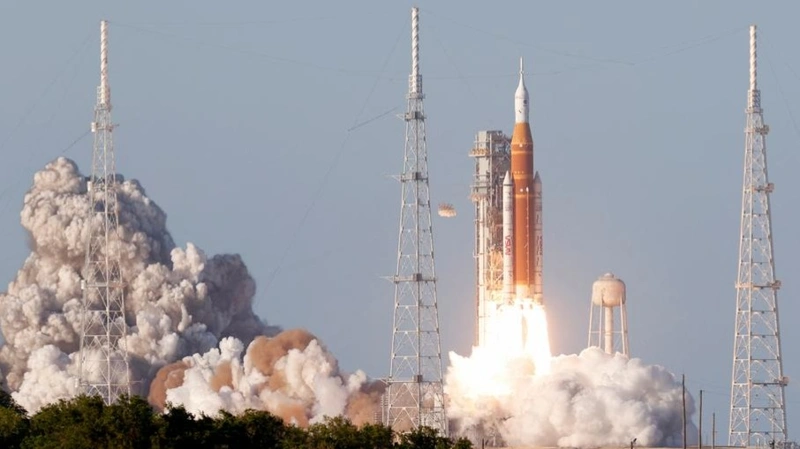 NASA tórt astronavty bar Orion ǵarysh kemesin Aıǵa ushyrdy