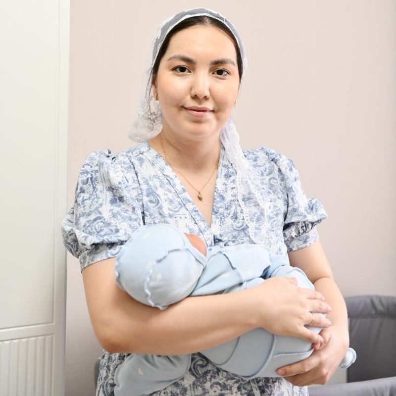 600-мыңыншы ақтөбелікті қала әкімі Азамат Бекет құттықтады 