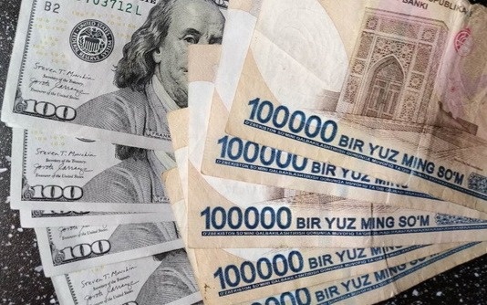 Өзбекстанда тұрғын үй, көлік, алкоголь және темекі өнімдерін қолма-қол ақшаға сатып алуға тыйым салынды