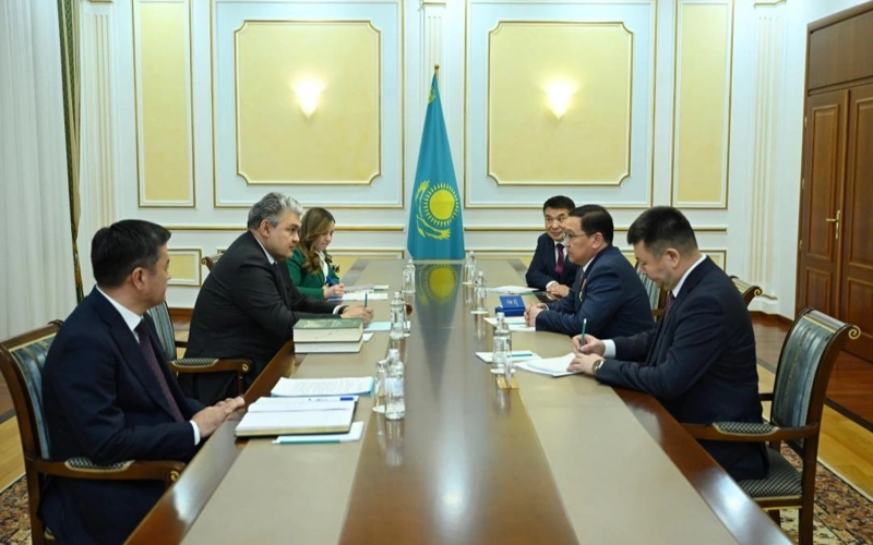 Recognition of friendship: Kazakhstan honors Mongolian envoy with Dostyk Order 