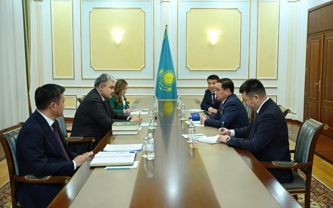 Recognition of friendship: Kazakhstan honors Mongolian envoy with Dostyk Order