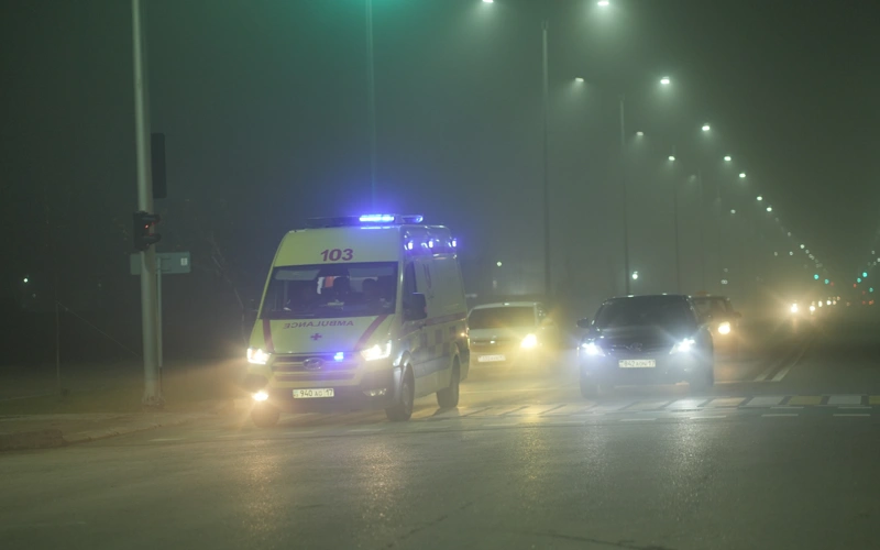 автомобиль, туман, погода, дорога, скорая помощь