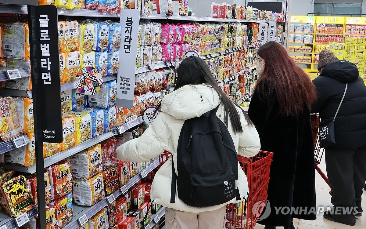 South Korea’s food exports up 4 pct in Q1 on popularity of ramyeon, fruits