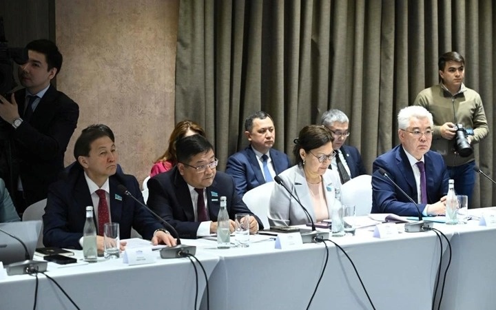 Kazakh and Uzbek MPs discuss development of tourism, digitalization