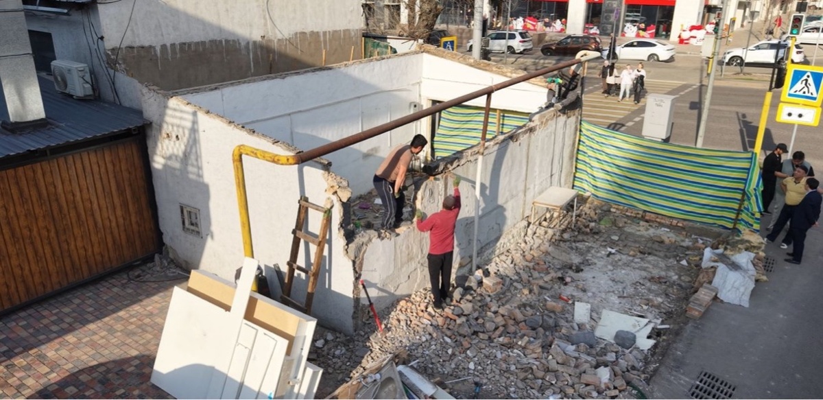 Алматыда заңсыз сауда нысандары бұзылды