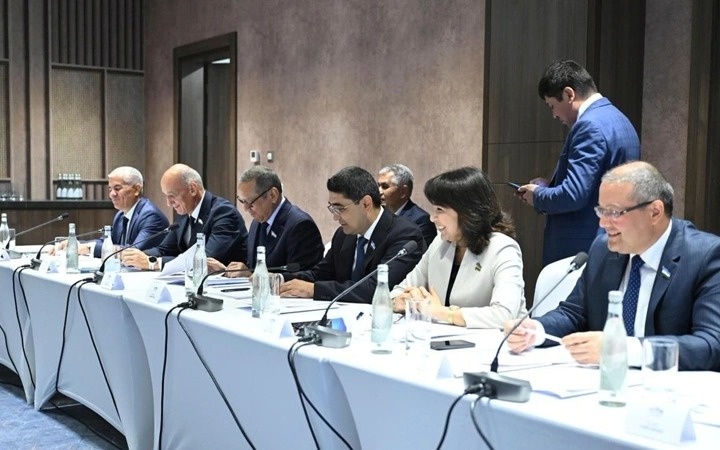 Kazakh and Uzbek MPs discuss development of tourism, digitalization