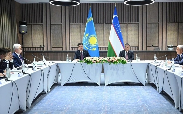 Kazakh and Uzbek MPs discuss development of tourism, digitalization