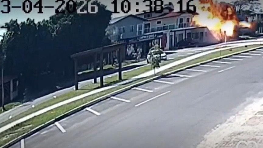 Бразилияда ұшақ тұрғын үйге соғылып, үш адам қаза тапты