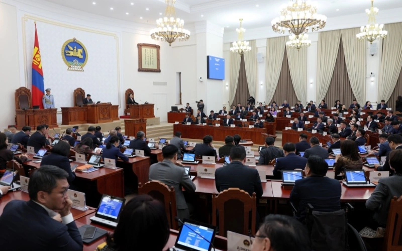 Mongolia's new coalition gov't takes oath