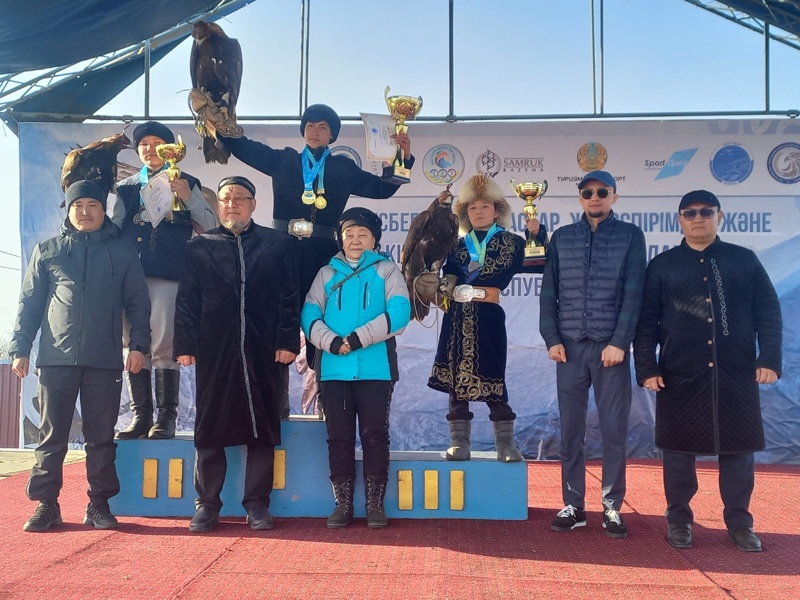 Подросток из Акмолинской области возрождает искусство құсбегілік Подросток из Акмолинской области возрождает искусство құсбегілік