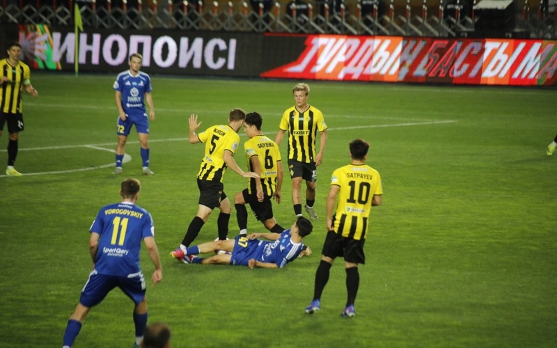 &laquo;Кайрат&raquo; разгромил &laquo;Астану&raquo; и вышел на первое место в КПЛ