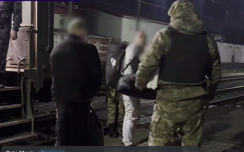 Подозреваемого в контрабанде сигарет экстрадировали в Казахстан из России