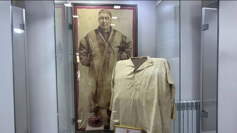 Кажымукану - 155 лет: символ силы и гордости казахского народа Одежда Кажымукана, выставленная в музее