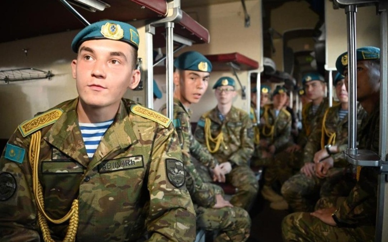 Былтыр Отан қорғауға аттанған 1200-ден астам сарбаздың алғашқы легі оралды 