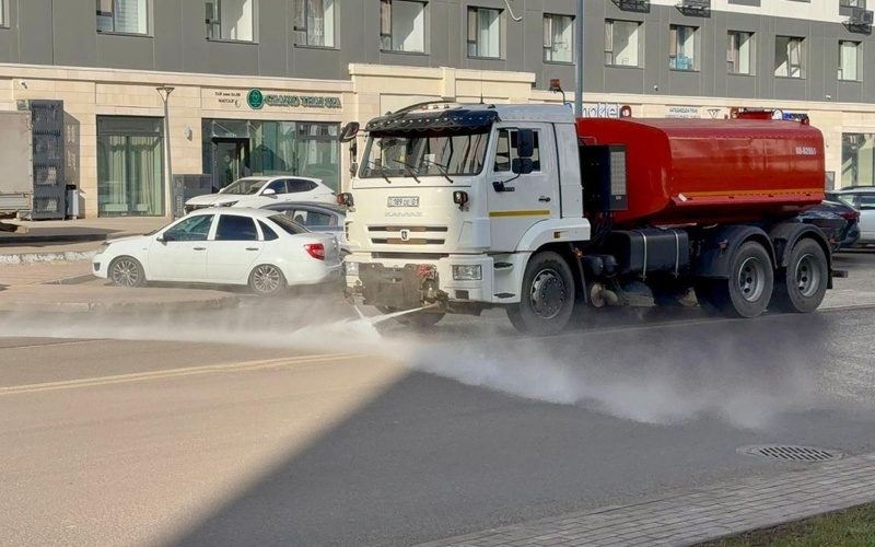 Масштабная уборка после зимы продолжается в&nbsp;Астане