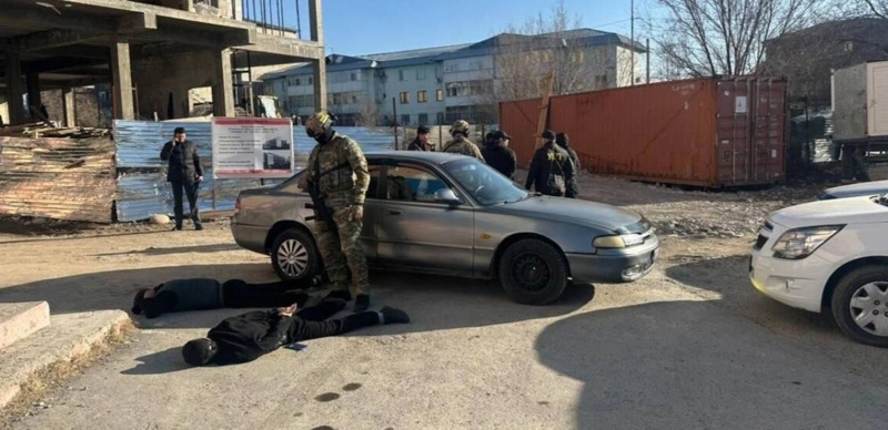 Almaty oblysynda páter tonaǵan 14 jáne 17 jastaǵy kúdiktiler ustaldy