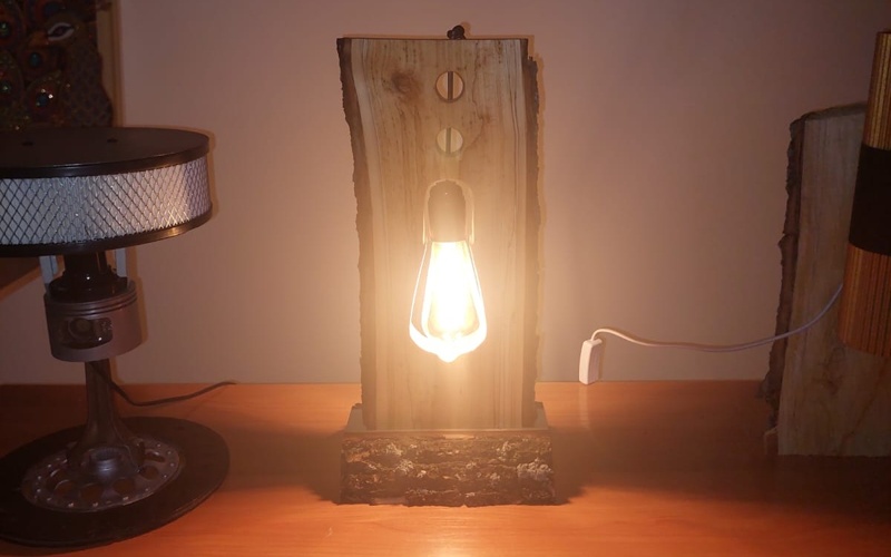 Дизайнерские светильники из вторсырья создает акмолинский школьник