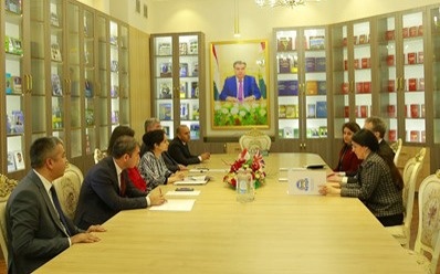 Tajik, Oxford officials explore academic exchange and language training programs