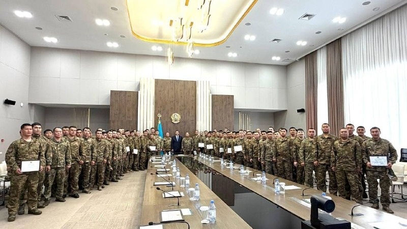 Ақтөбелік құтқарушылар өртті сөндіру кезінде көрсеткен ерлігі үшін наградталды