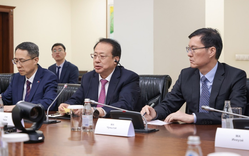 Первый заместитель Премьер-Министра Роман Скляр встретился с Заместителем секретаря парткома города Шанхай, Председателем Народного правительства Шанхай Гун Чжэном