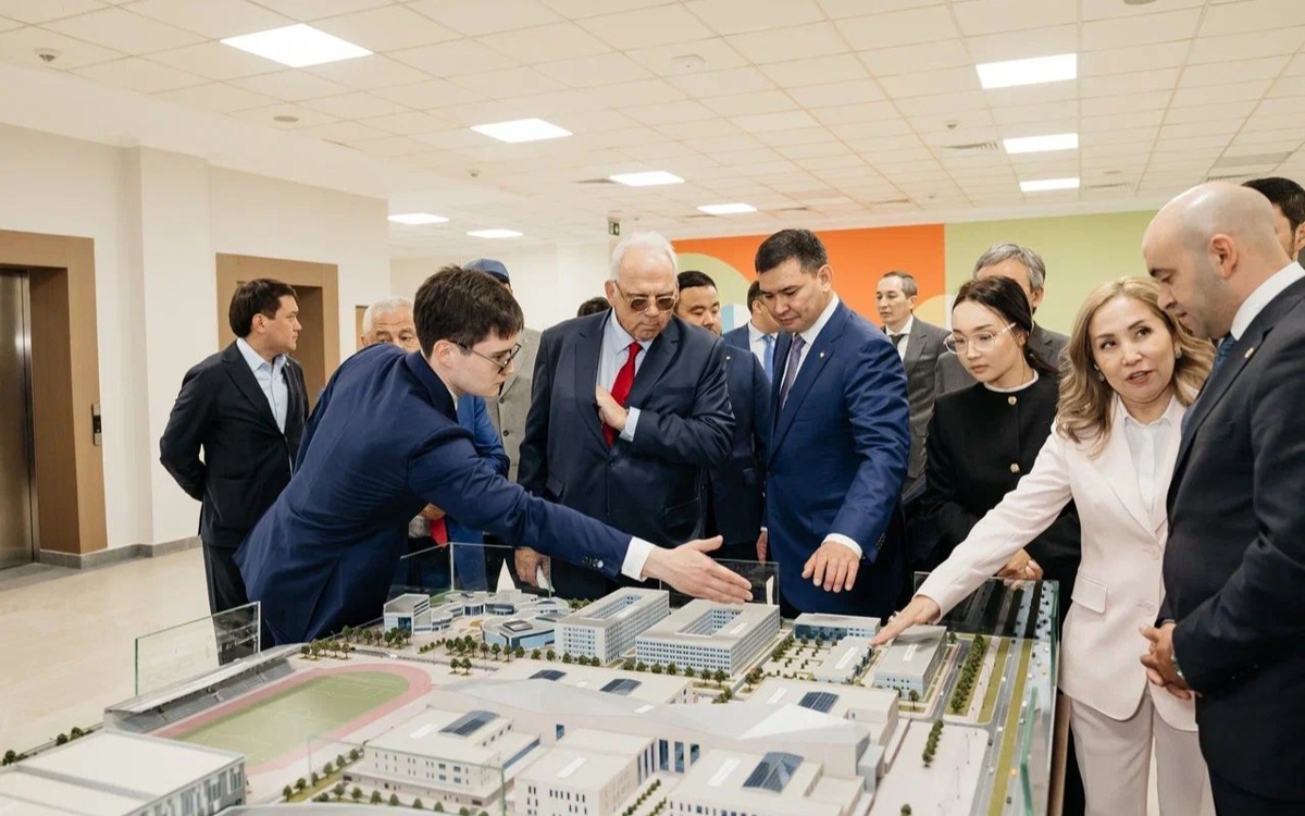 Біріккен күрес әлемінің басшылары Астанаға сапармен келді