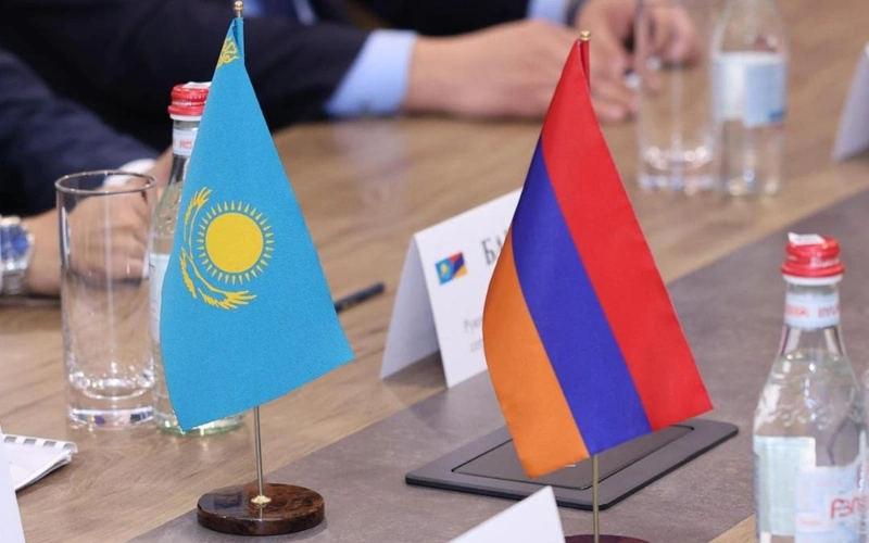 Qazaqstan Armenııa