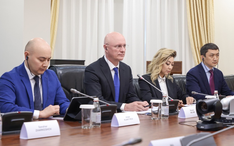 Первый заместитель Премьер-Министра Роман Скляр встретился с Заместителем секретаря парткома города Шанхай, Председателем Народного правительства Шанхай Гун Чжэном